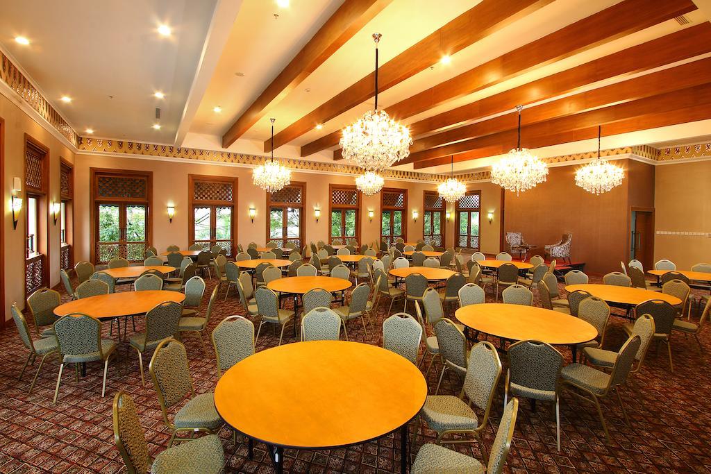Aziza Syariah Hotel Solo By Horison Dış mekan fotoğraf