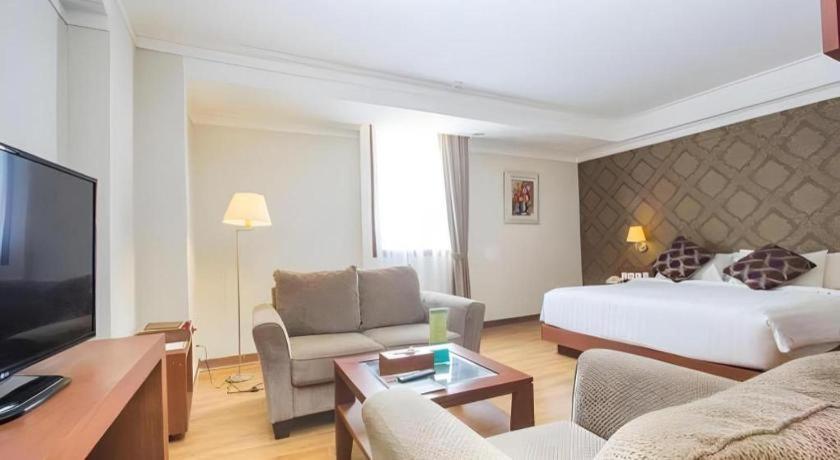 Aziza Syariah Hotel Solo By Horison Dış mekan fotoğraf