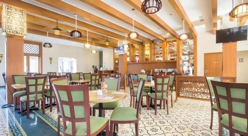 Aziza Syariah Hotel Solo By Horison Dış mekan fotoğraf